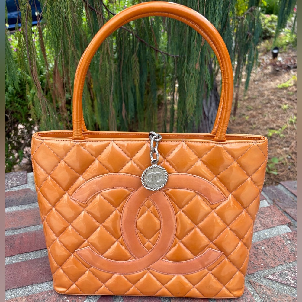 Luxurious Authentic CHANEL Iconic Medallion Tote France w/Dustbag ModPop - Picture 3 of 15